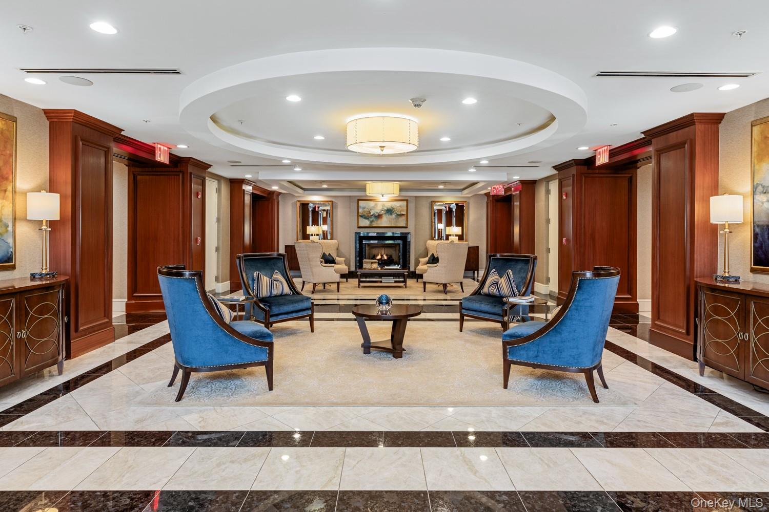 6000 Royal Court Unit: PENTHOUSE