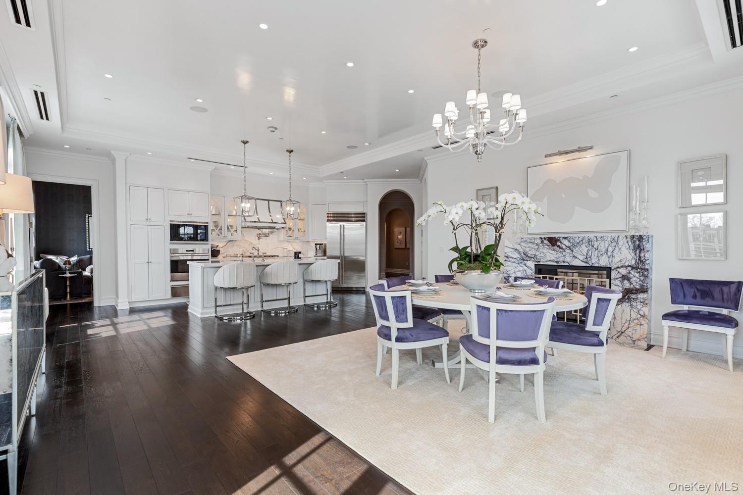 6000 Royal Court Unit: PENTHOUSE