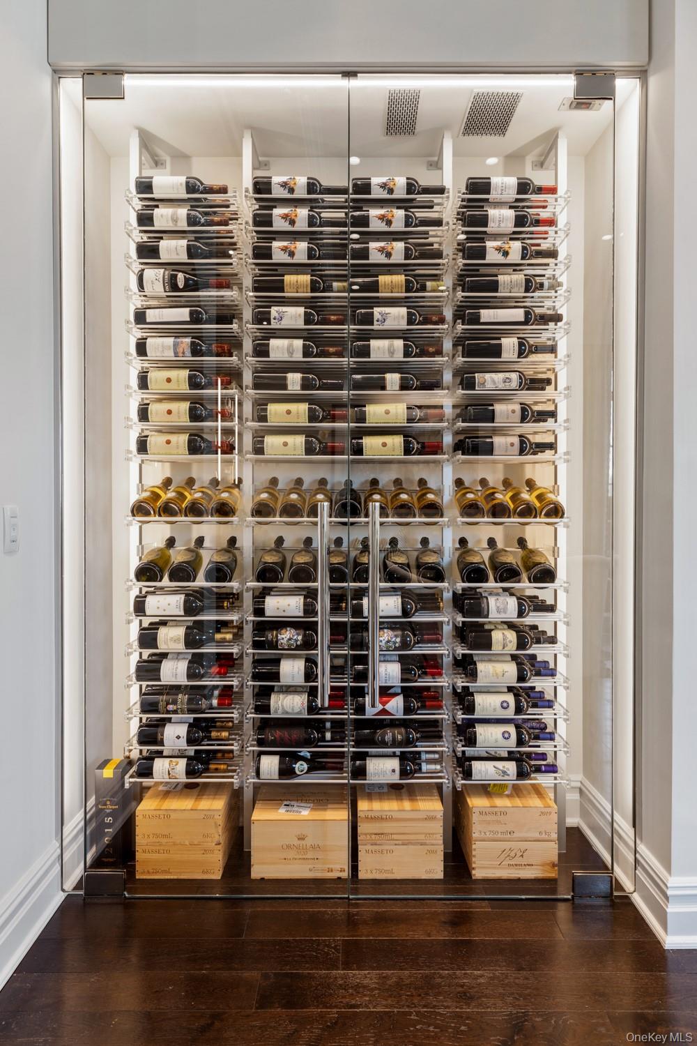 6000 Royal Court Unit: PENTHOUSE