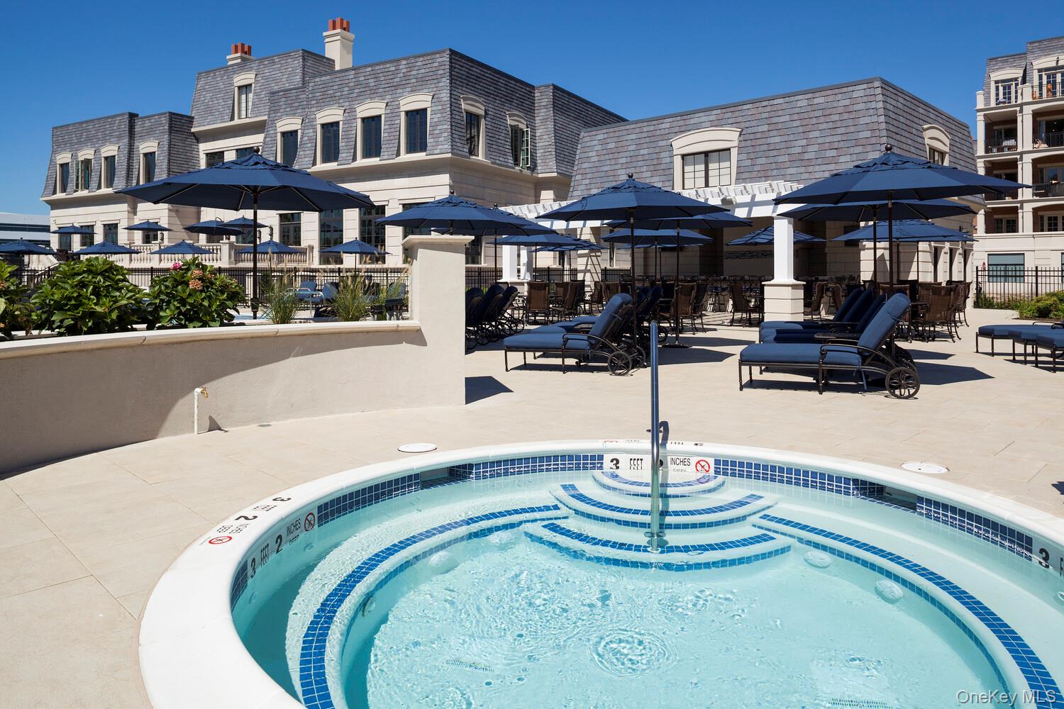 6000 Royal Court Unit: PENTHOUSE