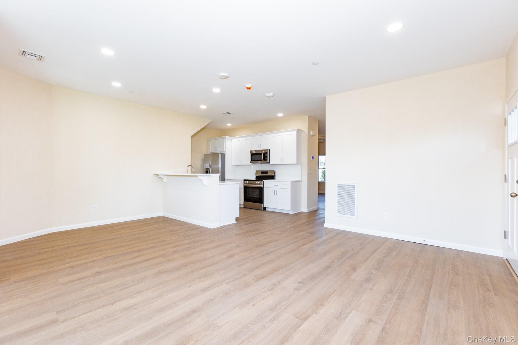 843 Lake Boulevard Unit: 301