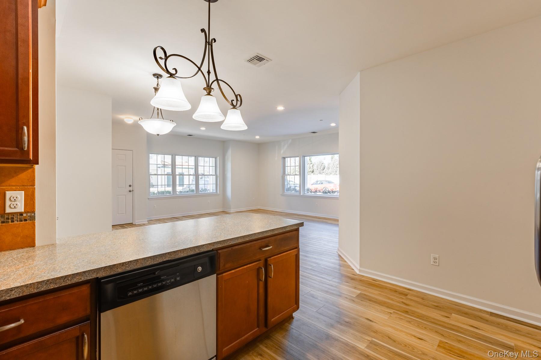 975 Main Street Unit: 12