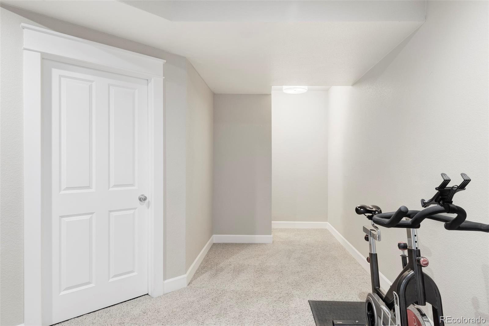 9124 E 29th Place