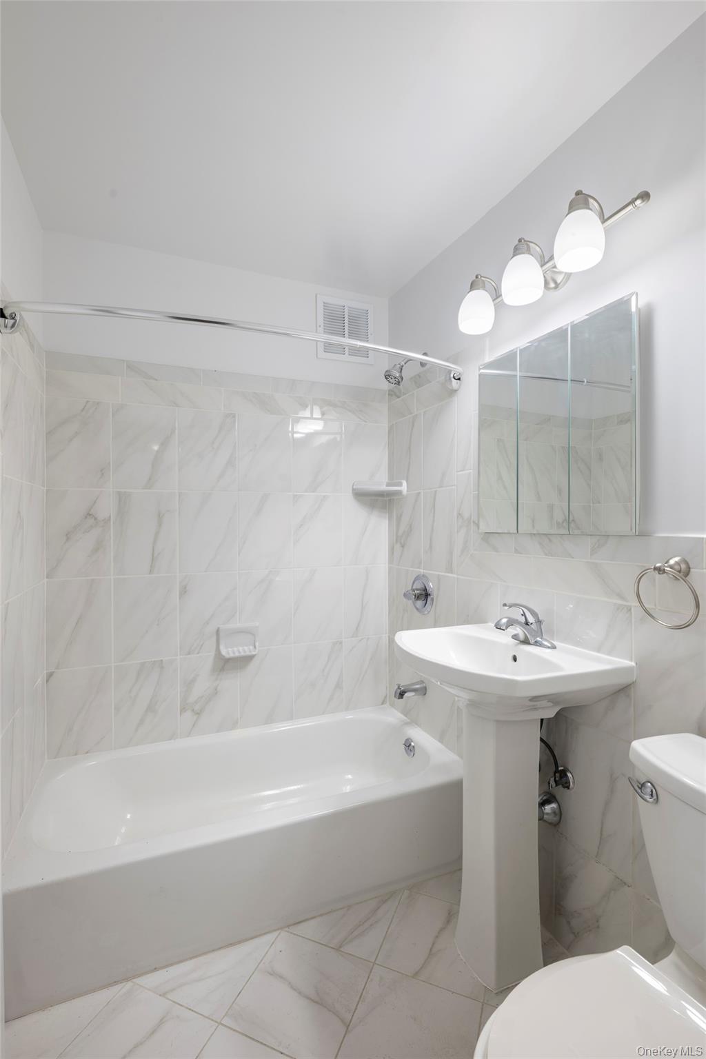 42 Pine Street Unit: 3B