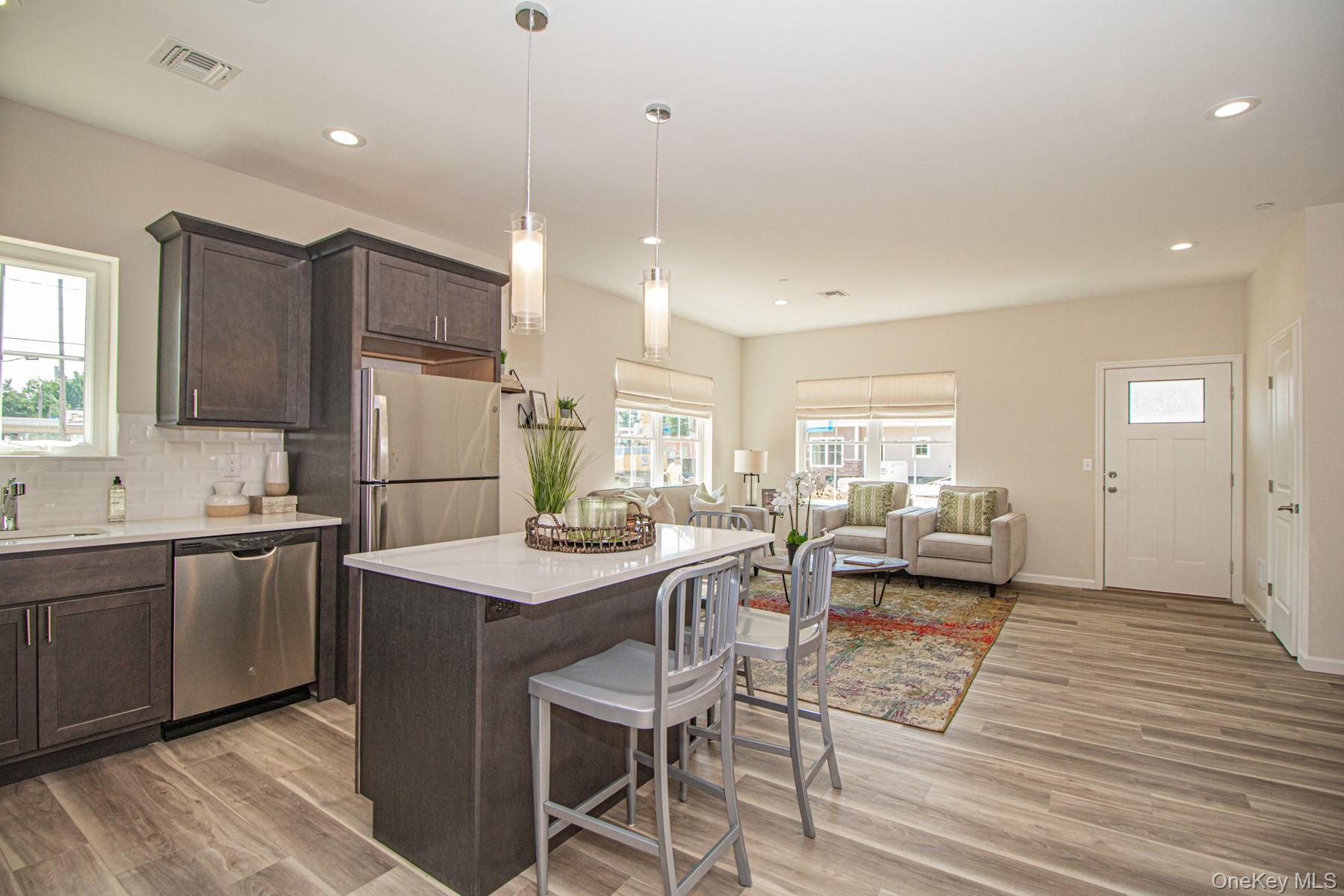 207 Ashley Court Avenue