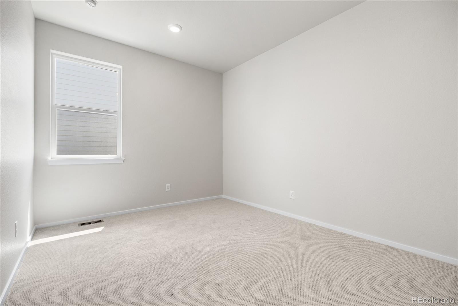 2737 Mosker Street