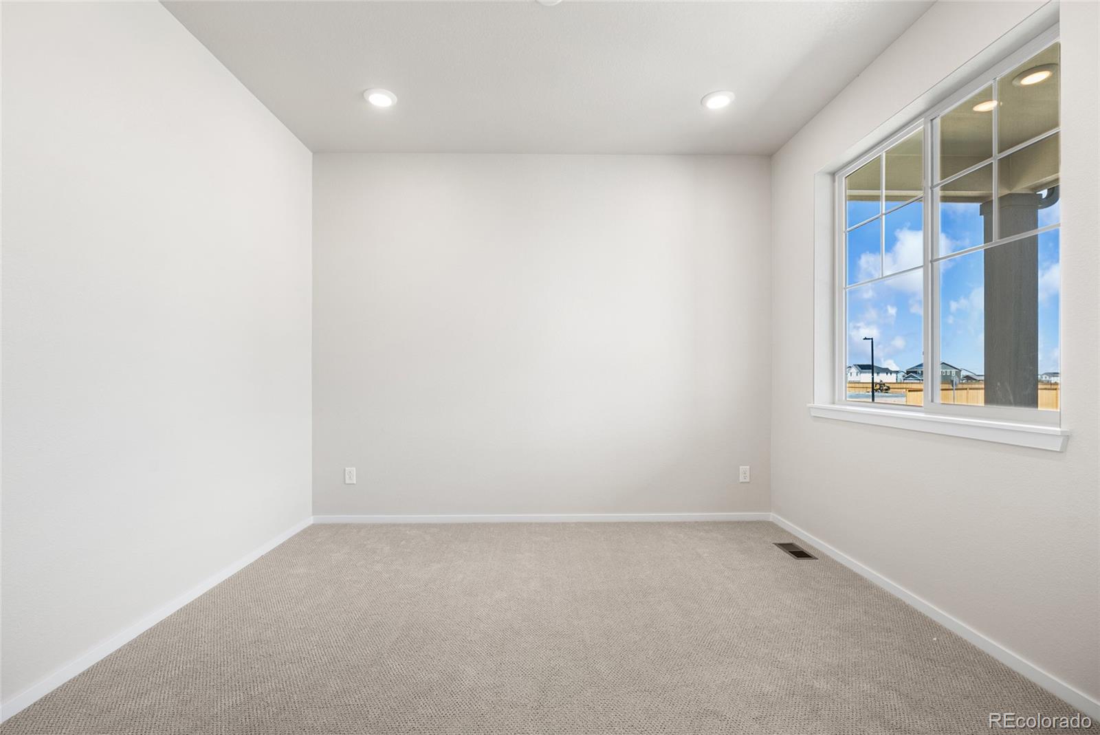 2737 Mosker Street