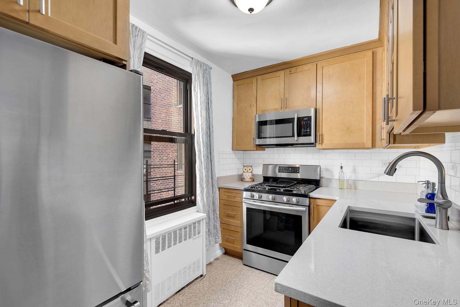 2835 Webb Avenue Unit: 5B