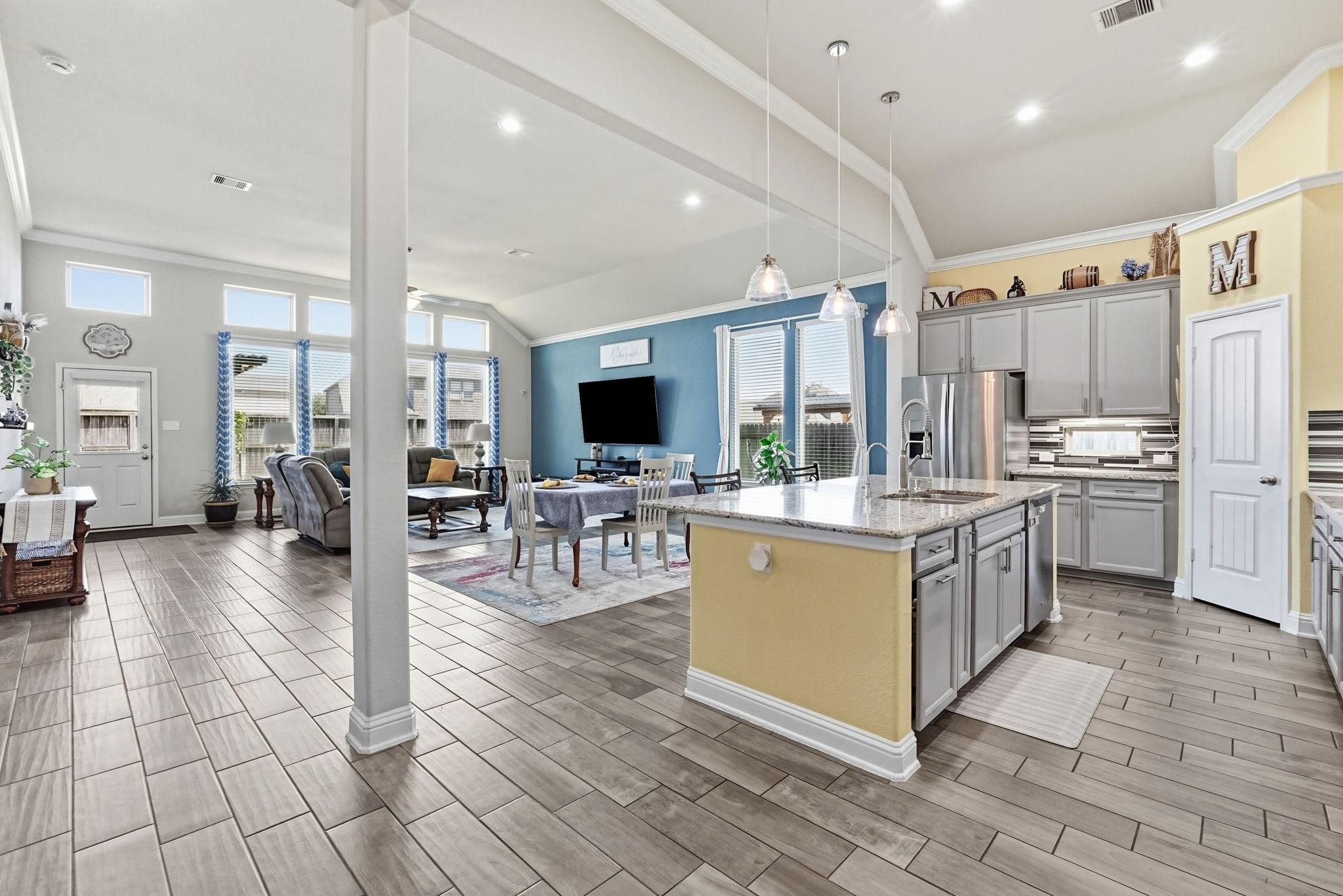 5107 Baroness Lane