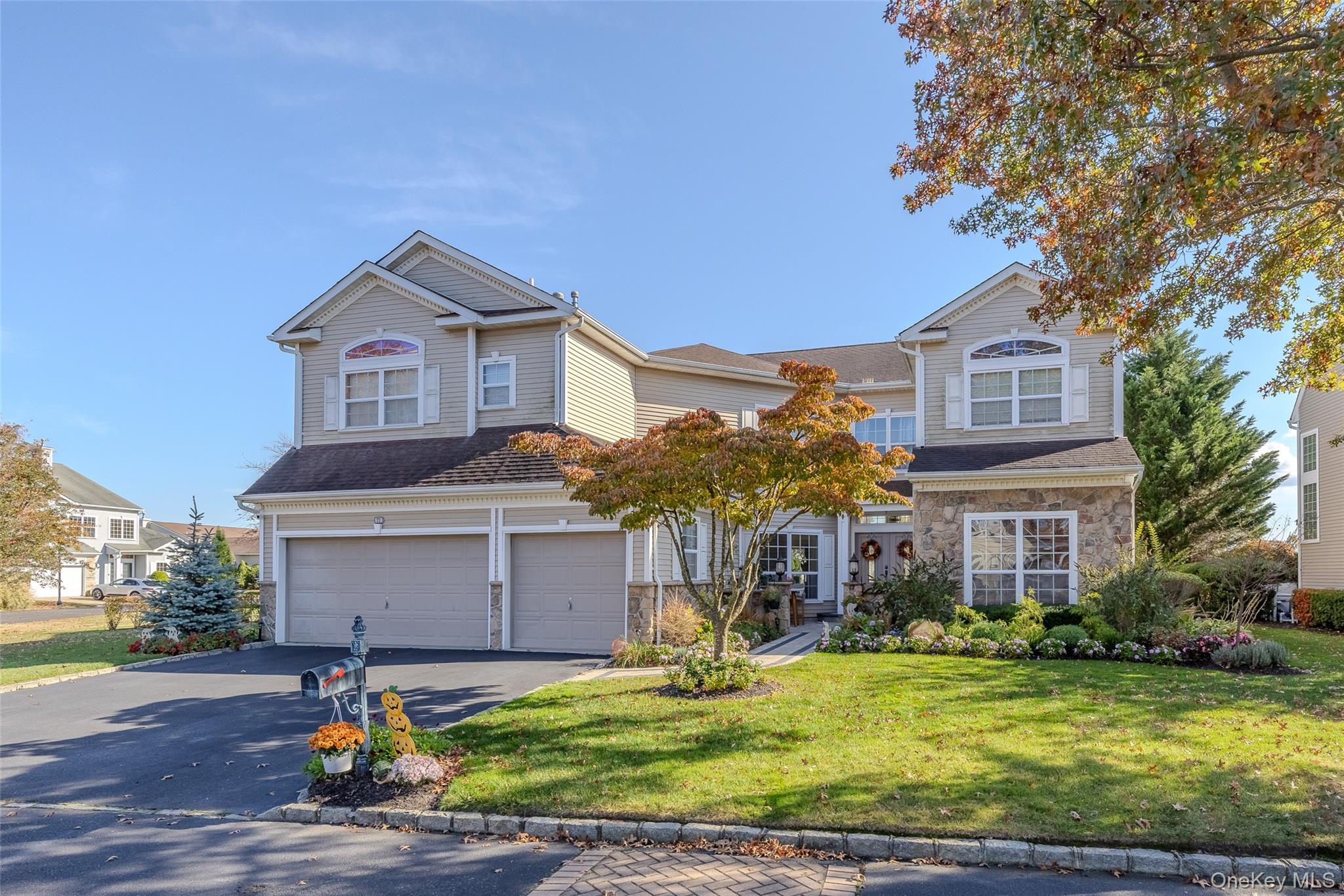 77 Hamlet Drive