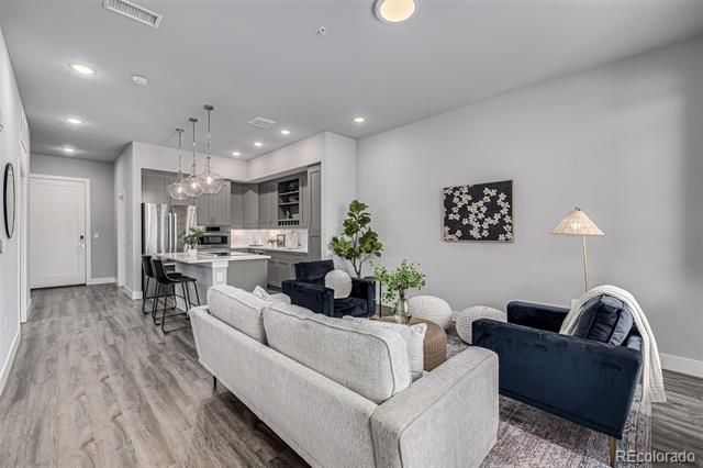 6618 E Lowry Boulevard Unit: 214