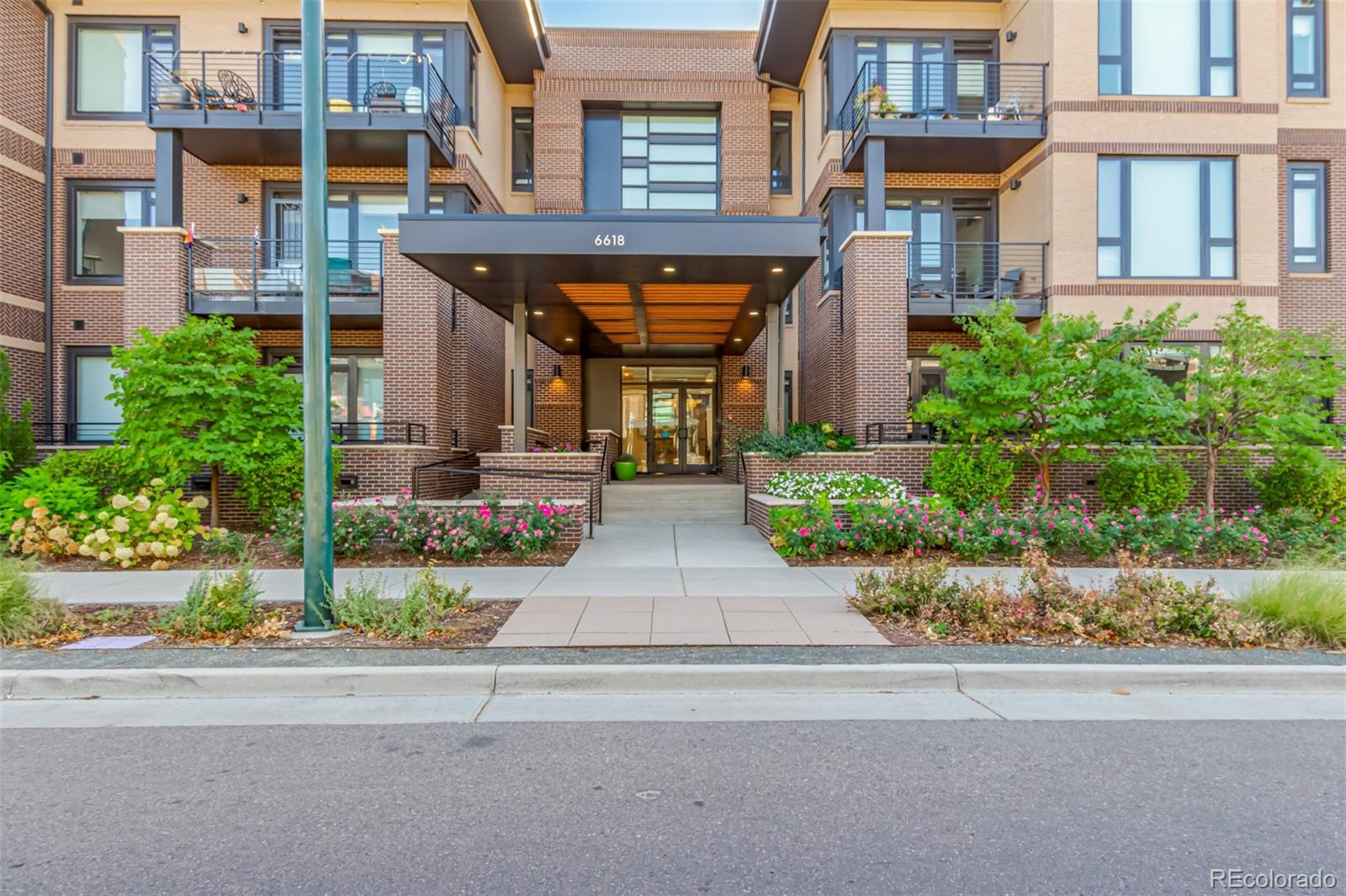6618 E Lowry Boulevard Unit: 214
