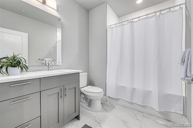 6618 E Lowry Boulevard Unit: 214
