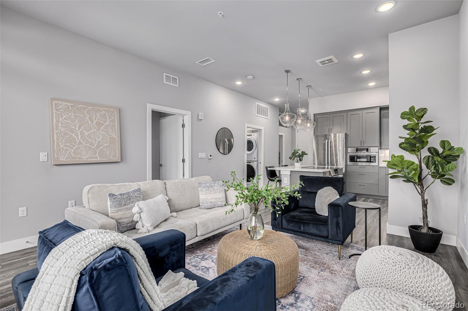 6618 E Lowry Boulevard Unit: 214