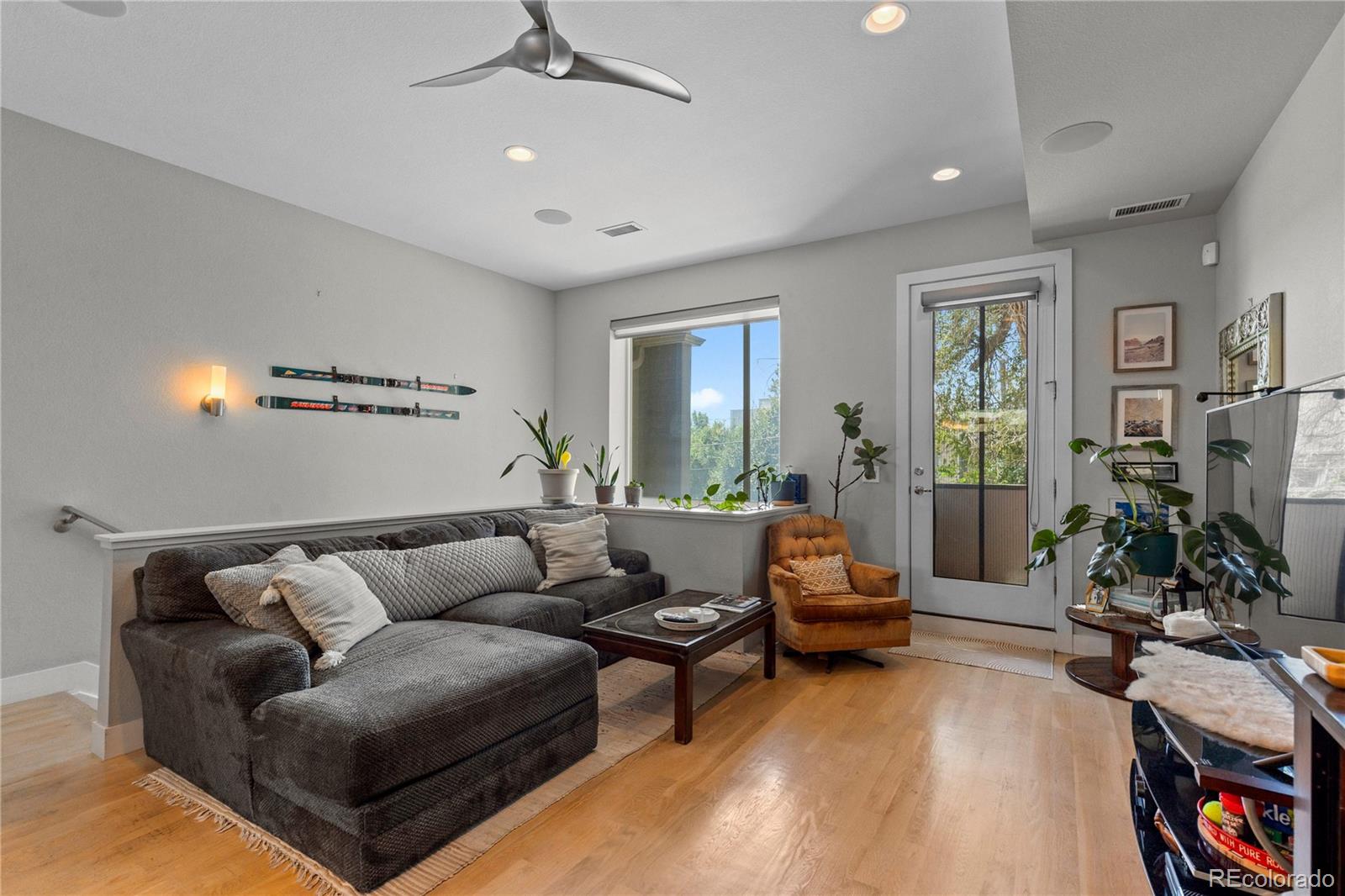 3295 W 17th Avenue