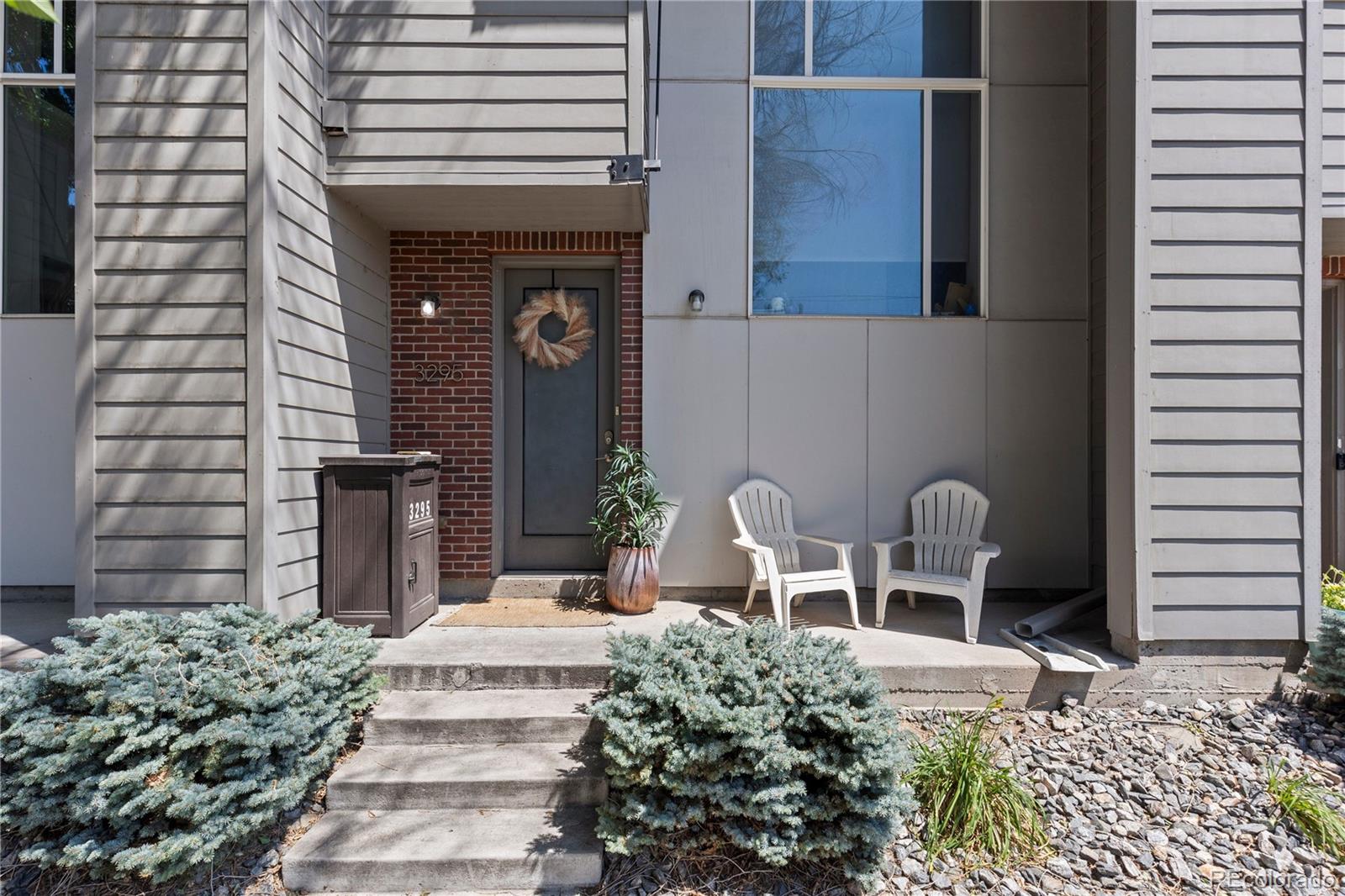 3295 W 17th Avenue