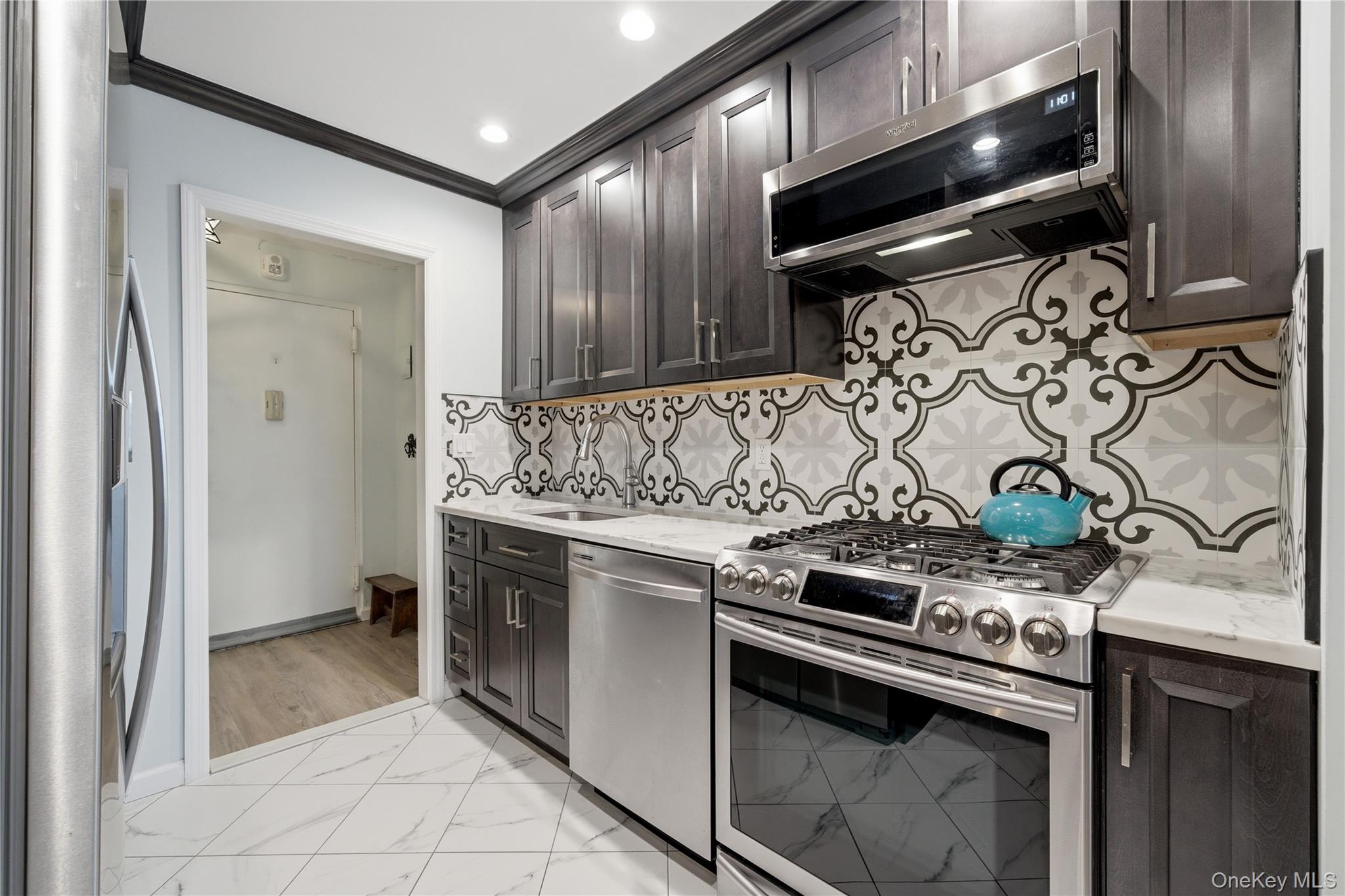 420 Shore Road Unit: 3M