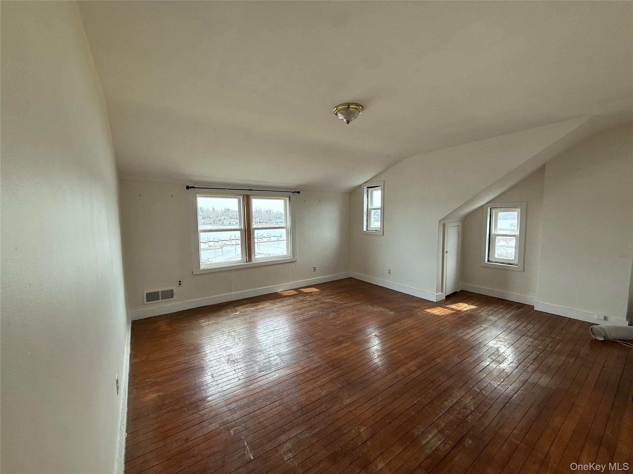 307 W Shore Road Unit: 5