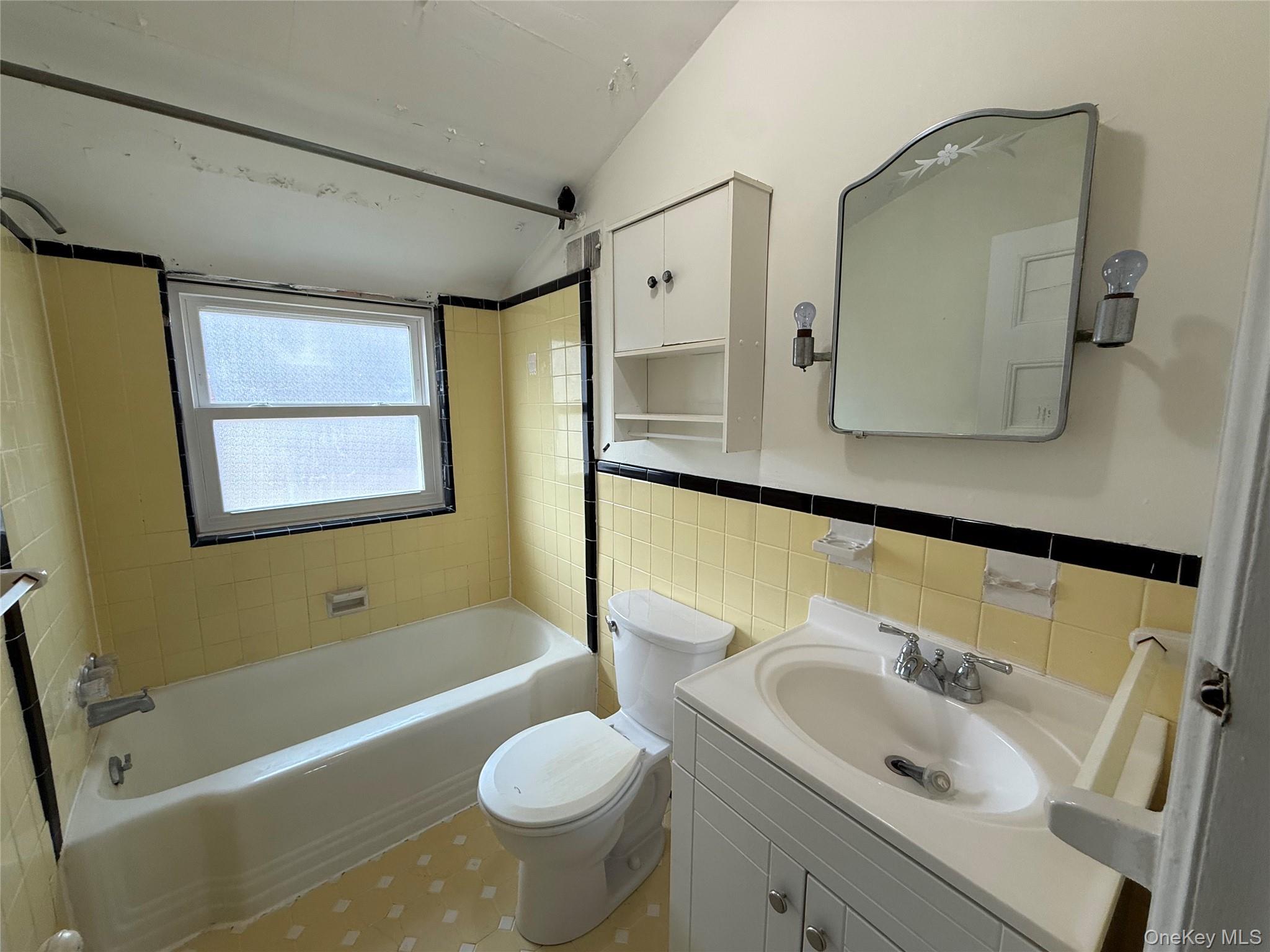 307 W Shore Road Unit: 5