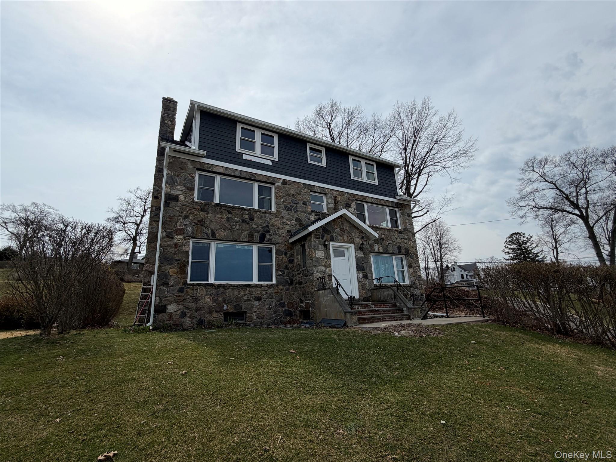 307 W Shore Road Unit: 5
