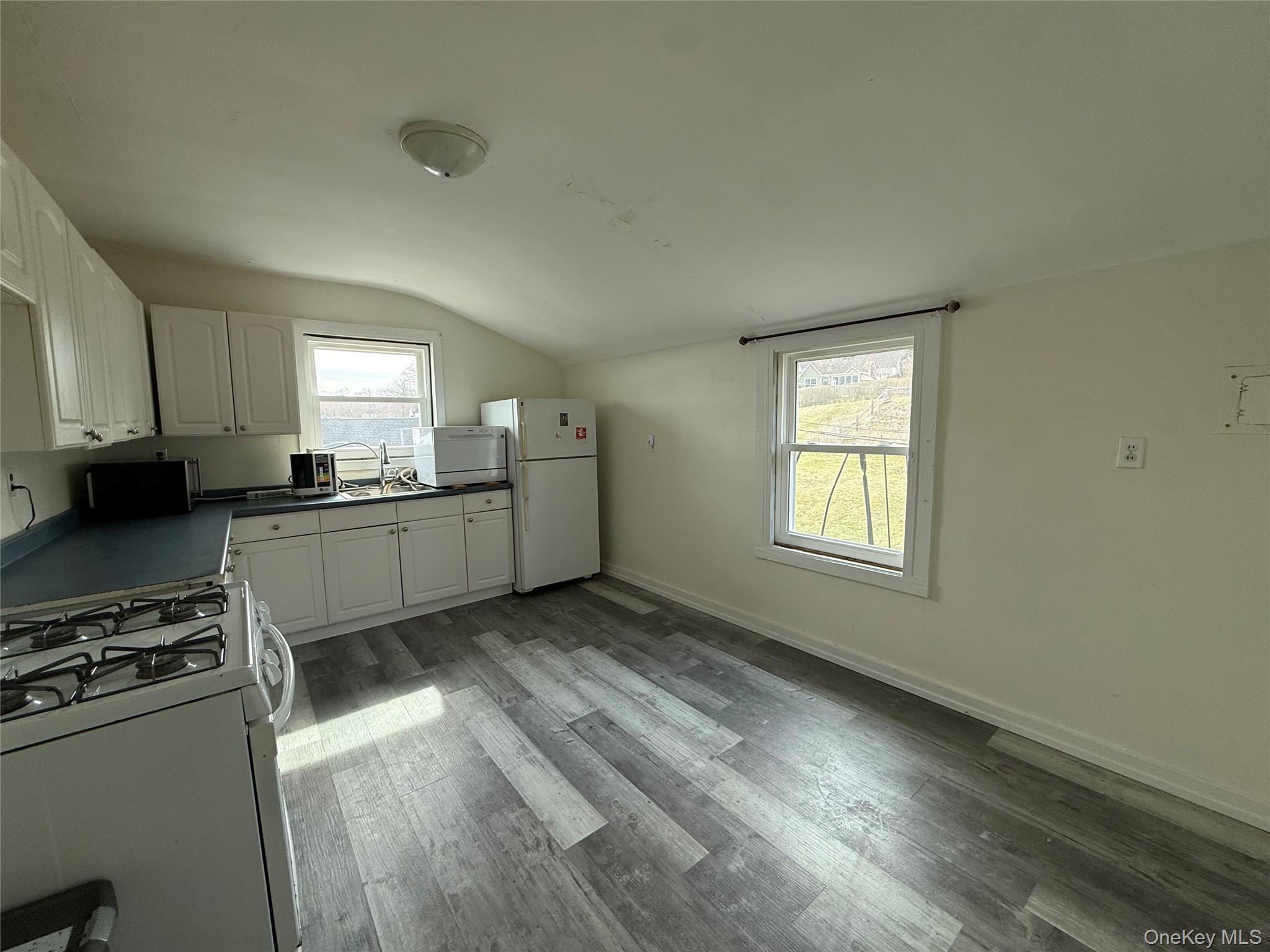 307 W Shore Road Unit: 5