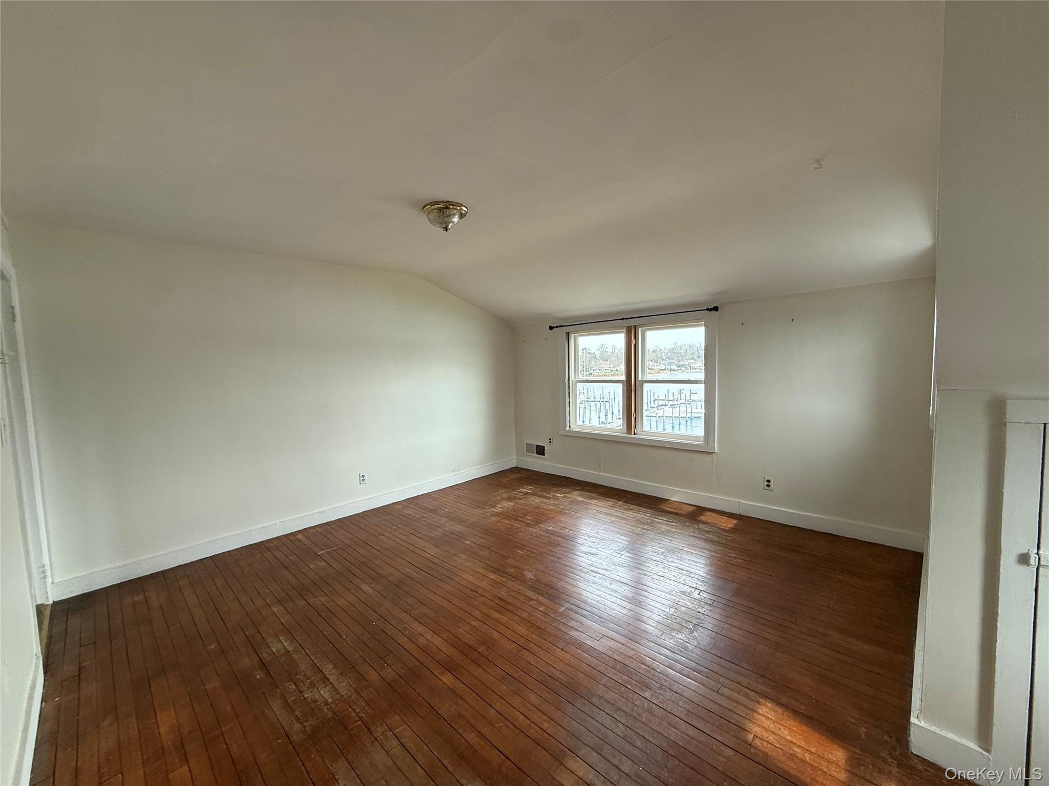 307 W Shore Road Unit: 5