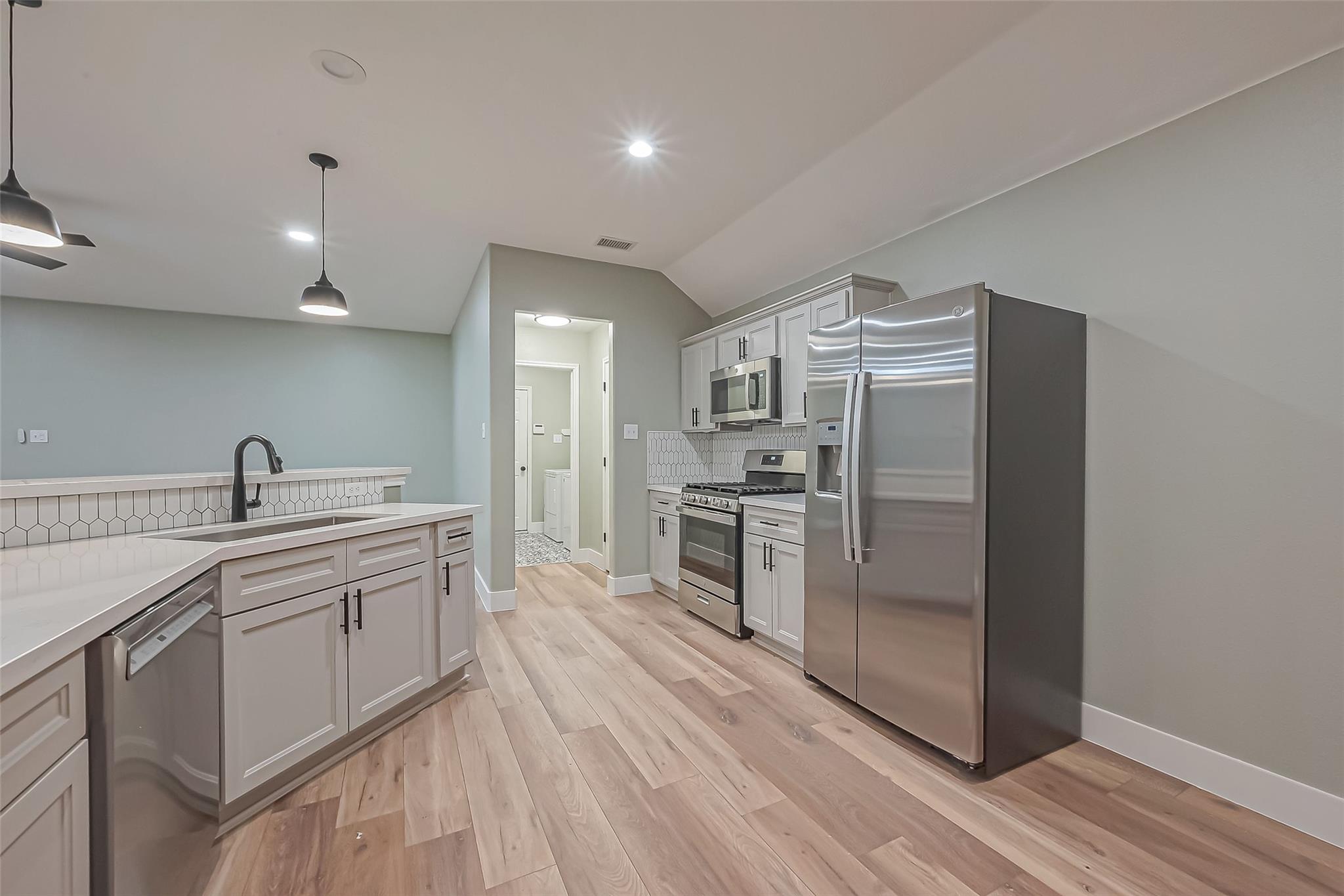 2 Garden Lodge Place