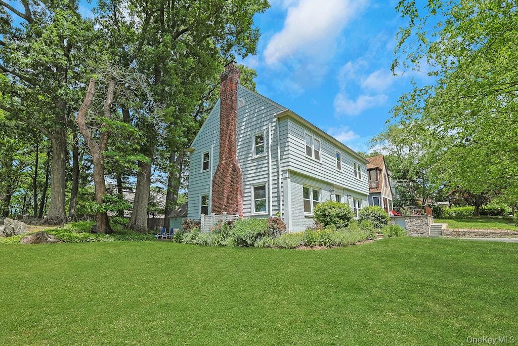 91 Vaughn Avenue