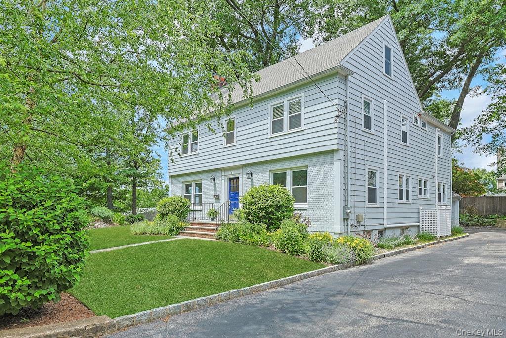 91 Vaughn Avenue