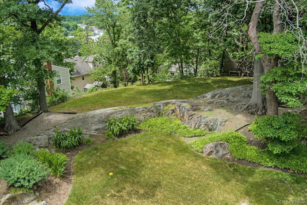 91 Vaughn Avenue