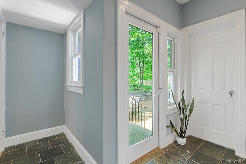 91 Vaughn Avenue