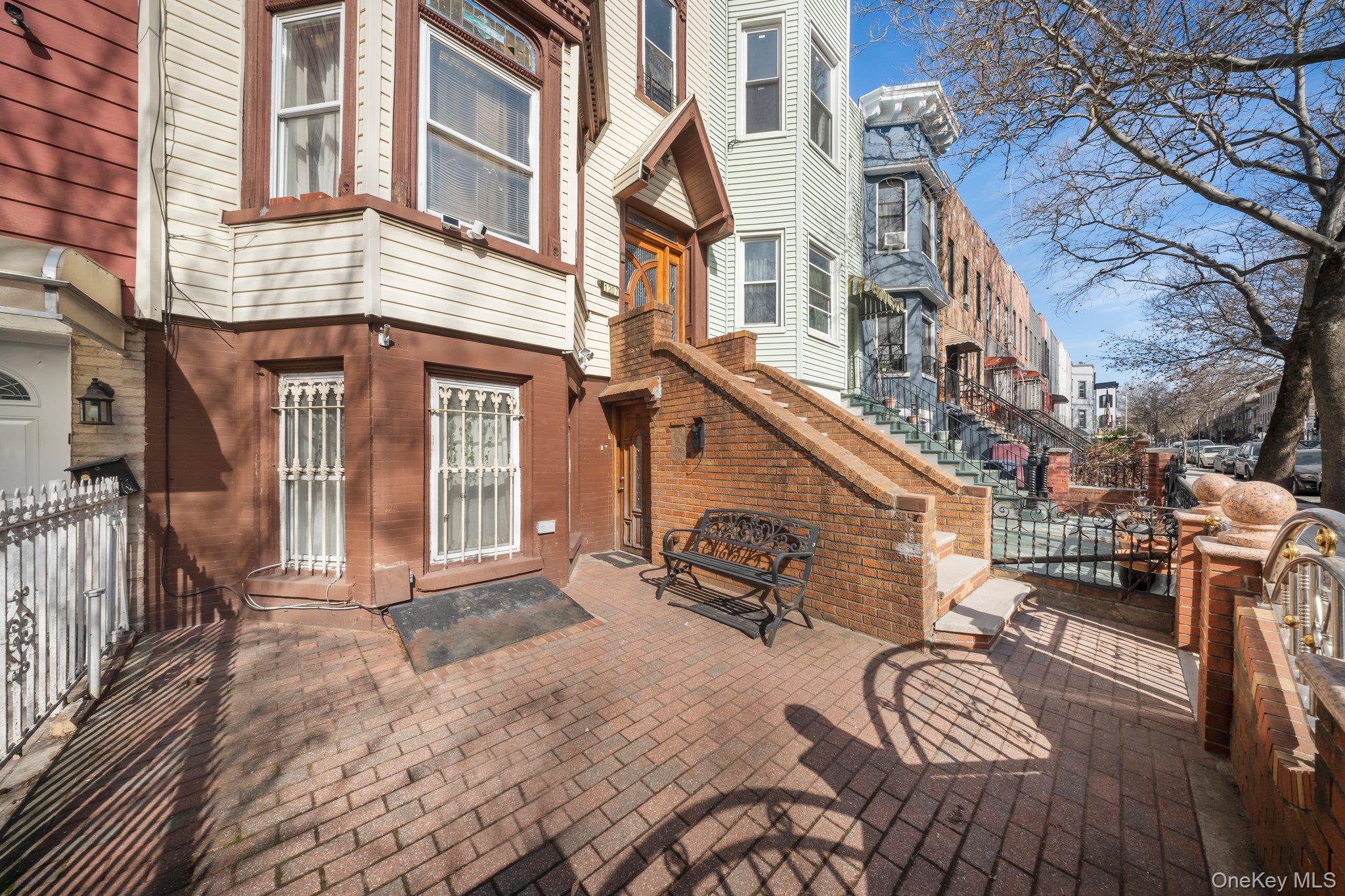 1207 Hancock Street Unit: 2