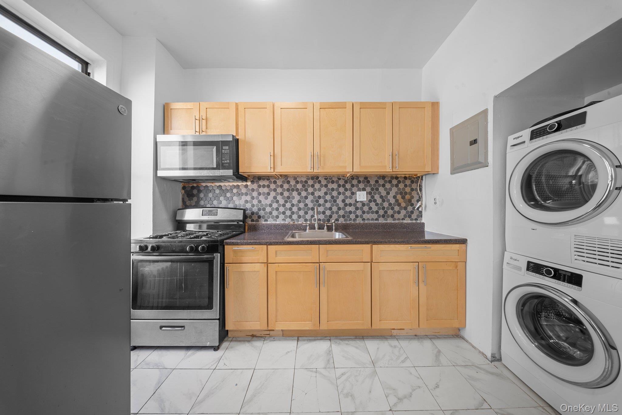 1207 Hancock Street Unit: 2