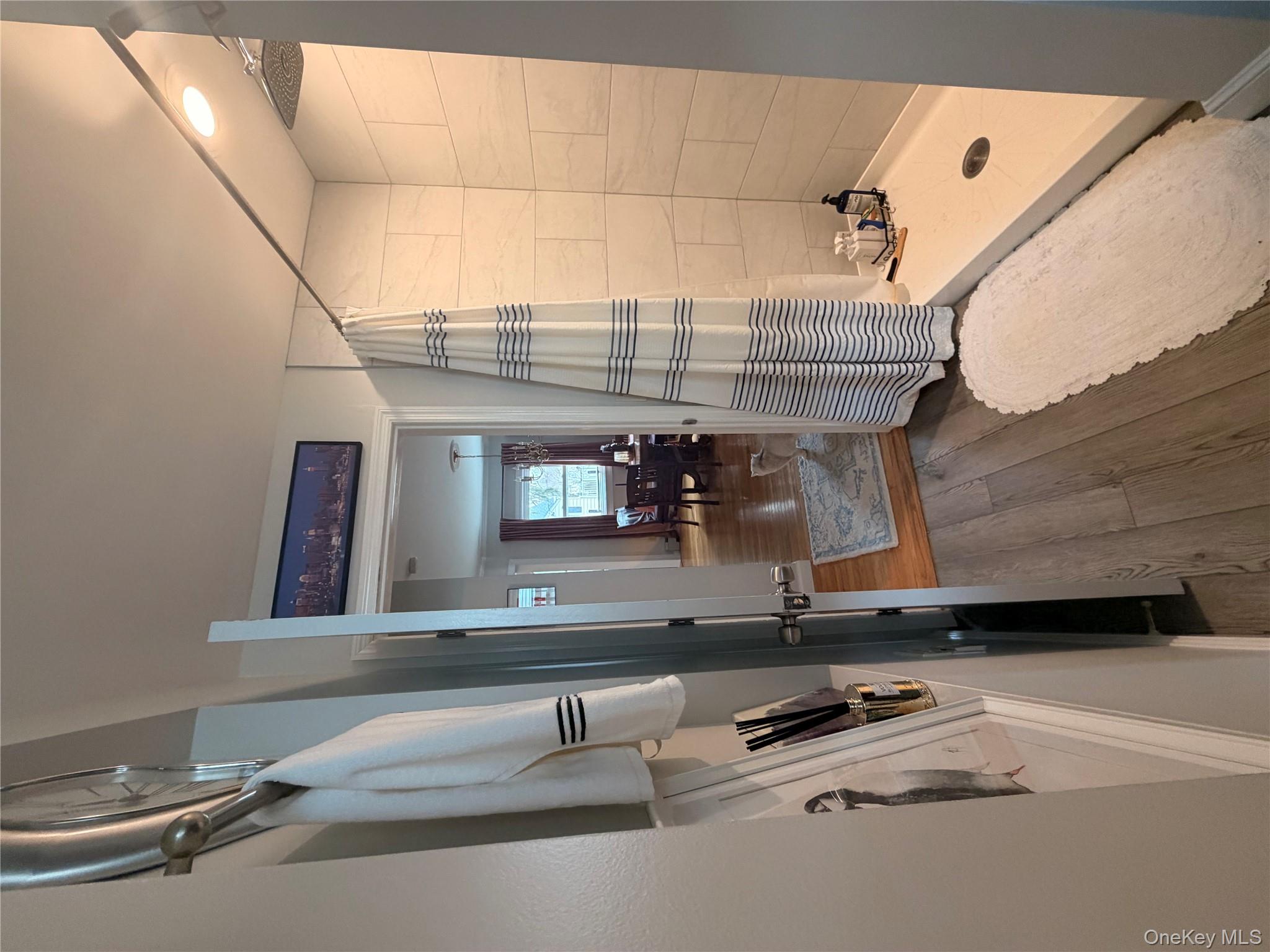 81 S Mesier Avenue Unit: Bottom