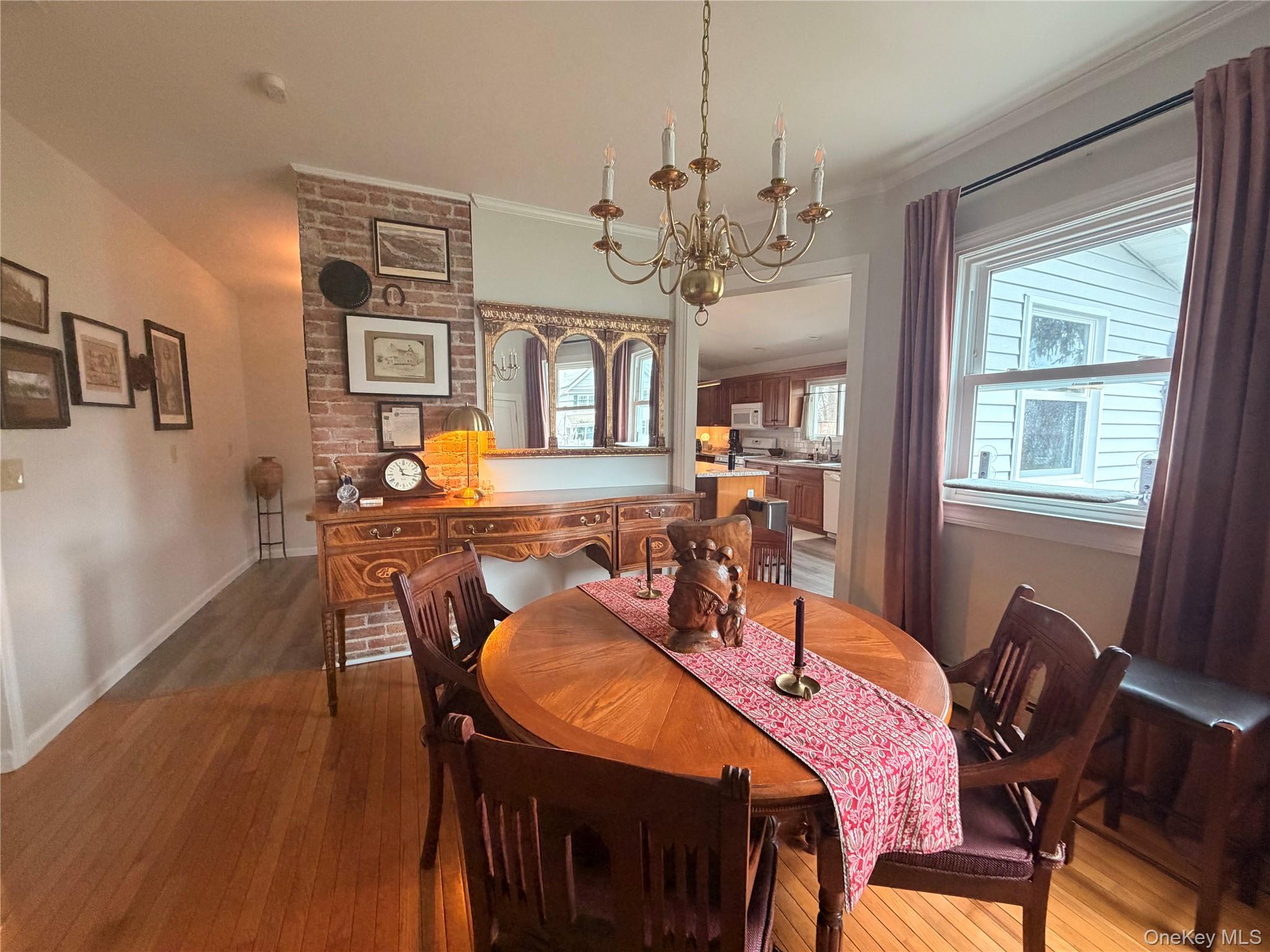 81 S Mesier Avenue Unit: Bottom