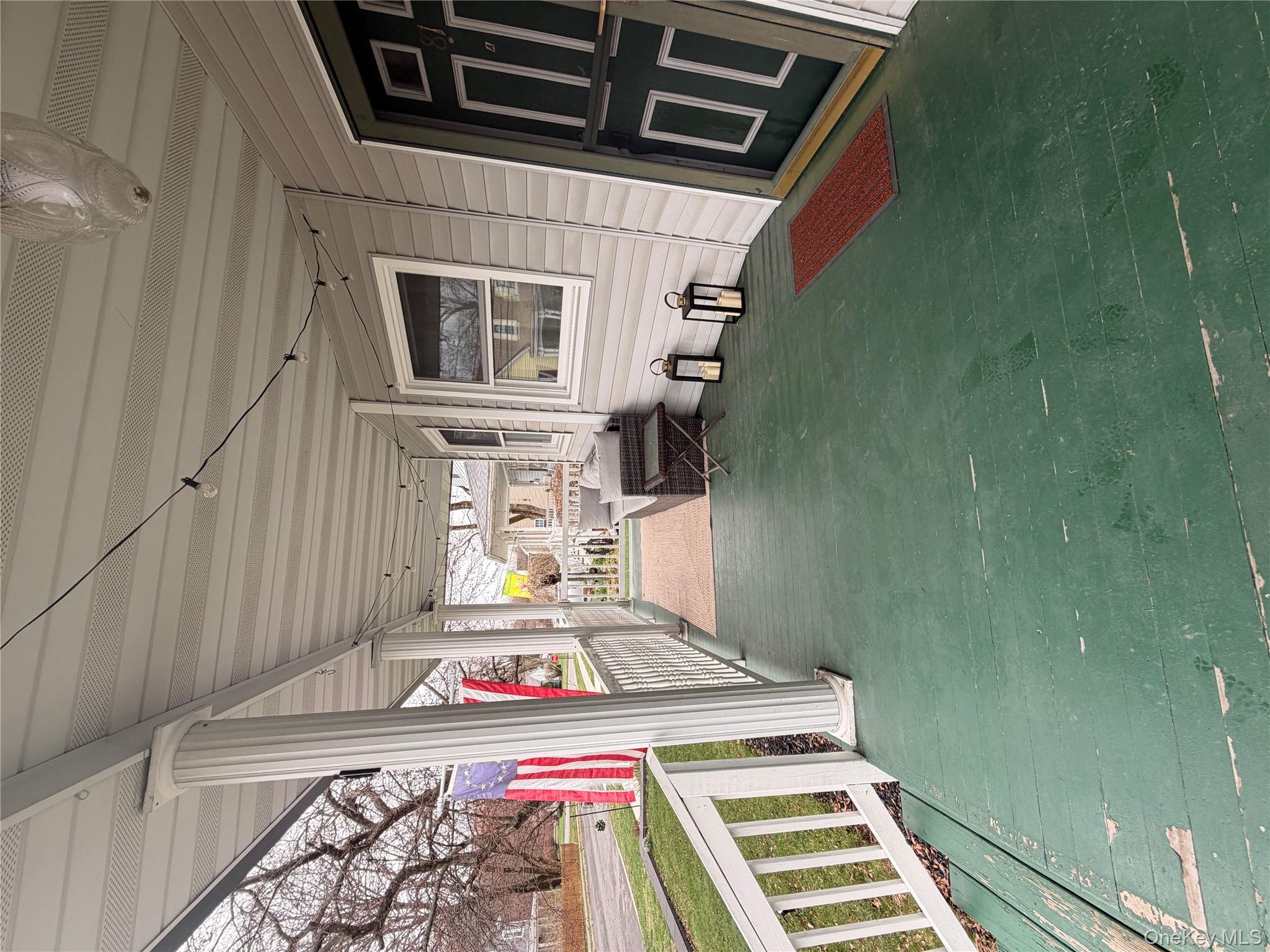 81 S Mesier Avenue Unit: Bottom