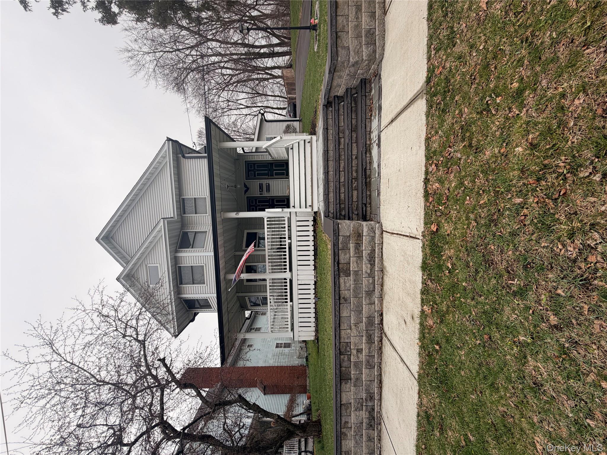 81 S Mesier Avenue Unit: Bottom