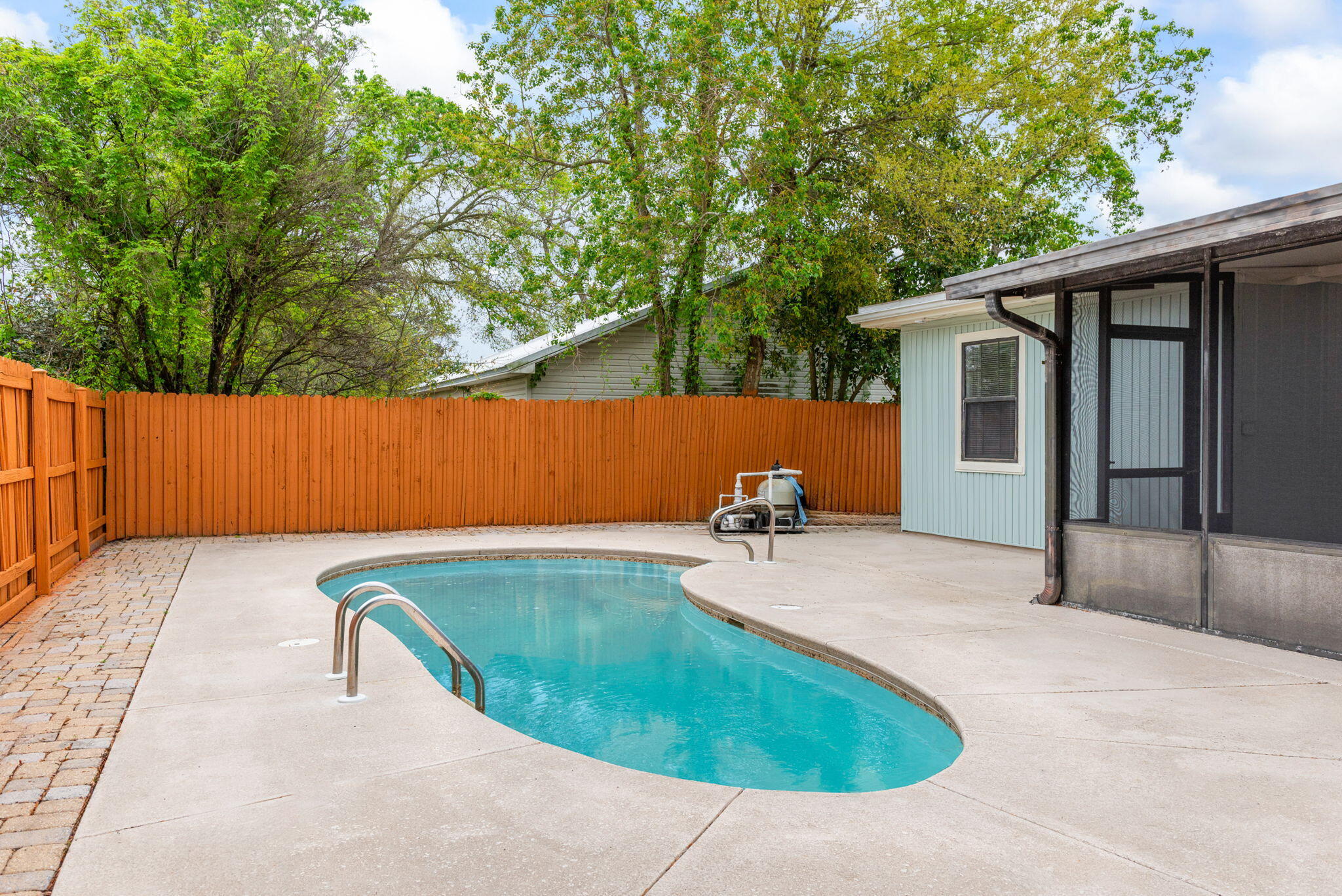 240 W W Lorraine Dr Drive