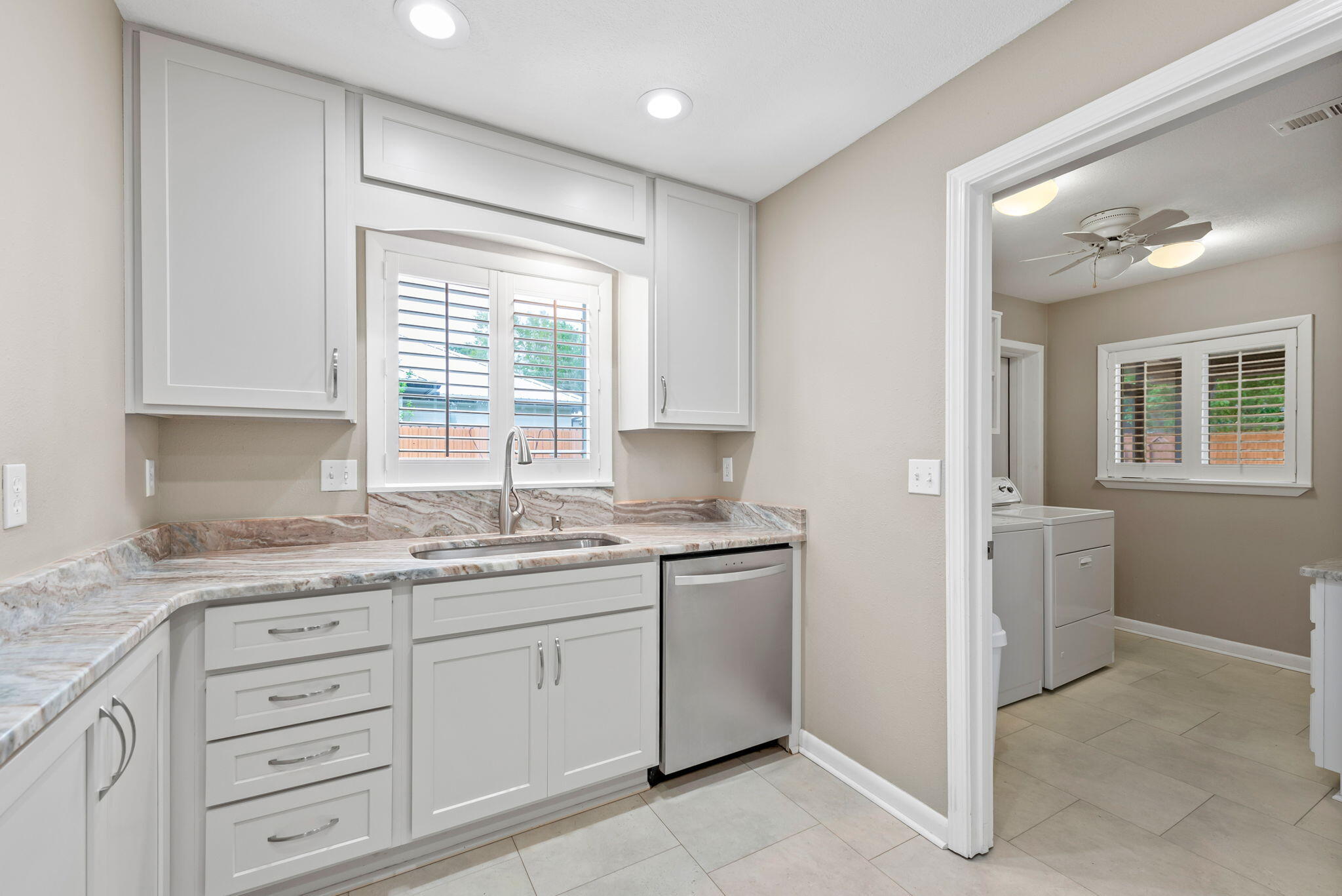 240 W W Lorraine Dr Drive