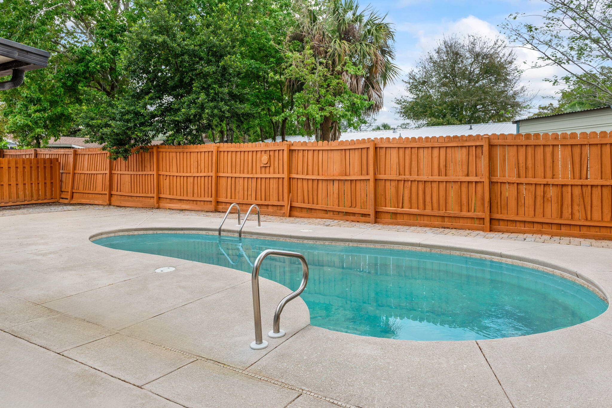 240 W W Lorraine Dr Drive