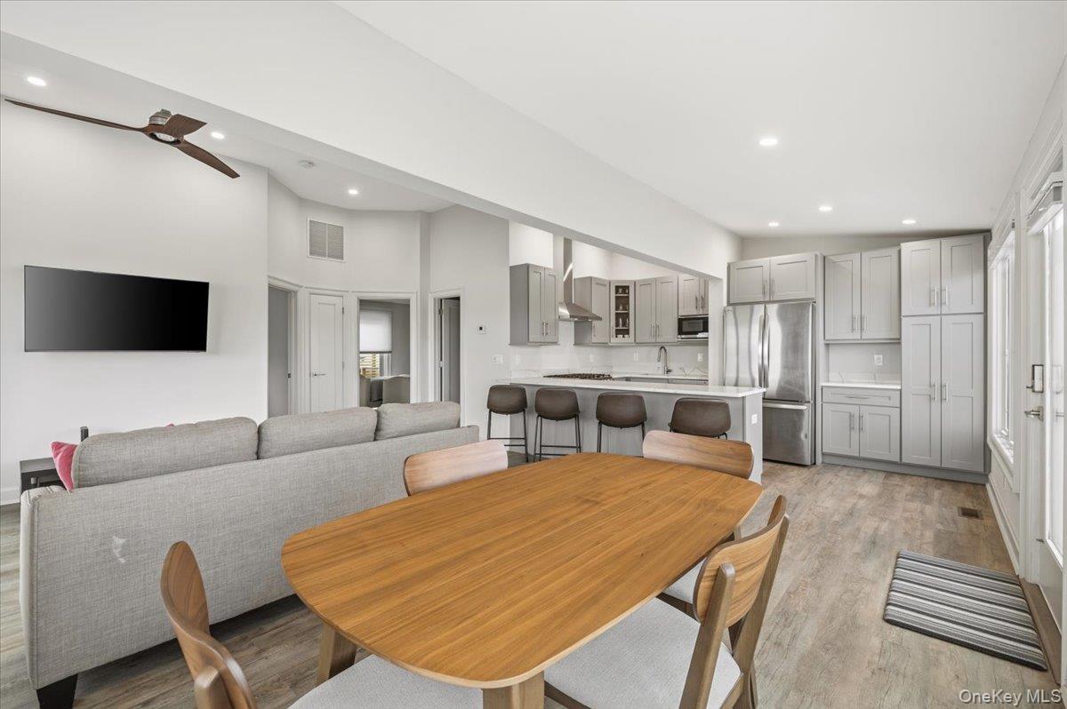 73 W Tiana Road Unit: 11