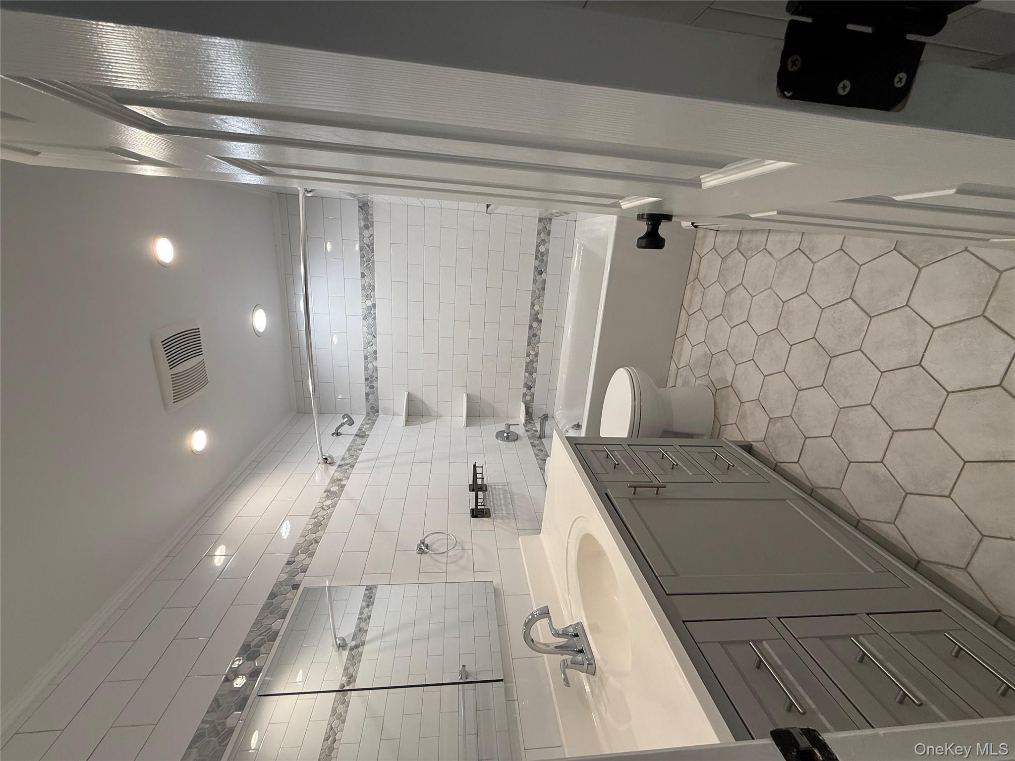 17 Valerie Drive Unit: #3