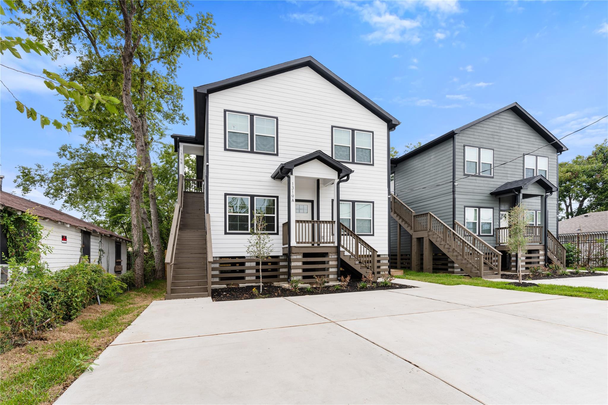 1319 E 35th Street