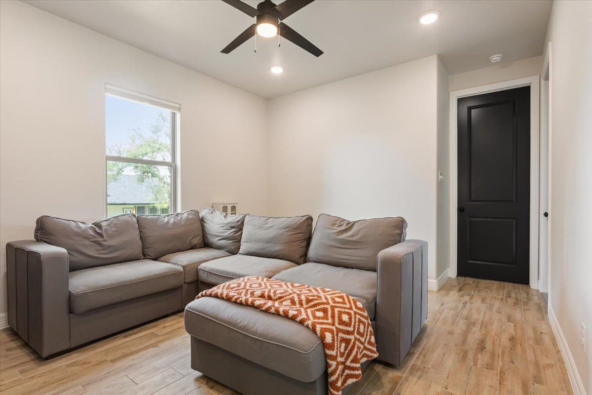 5017 Bella Charca PKWY