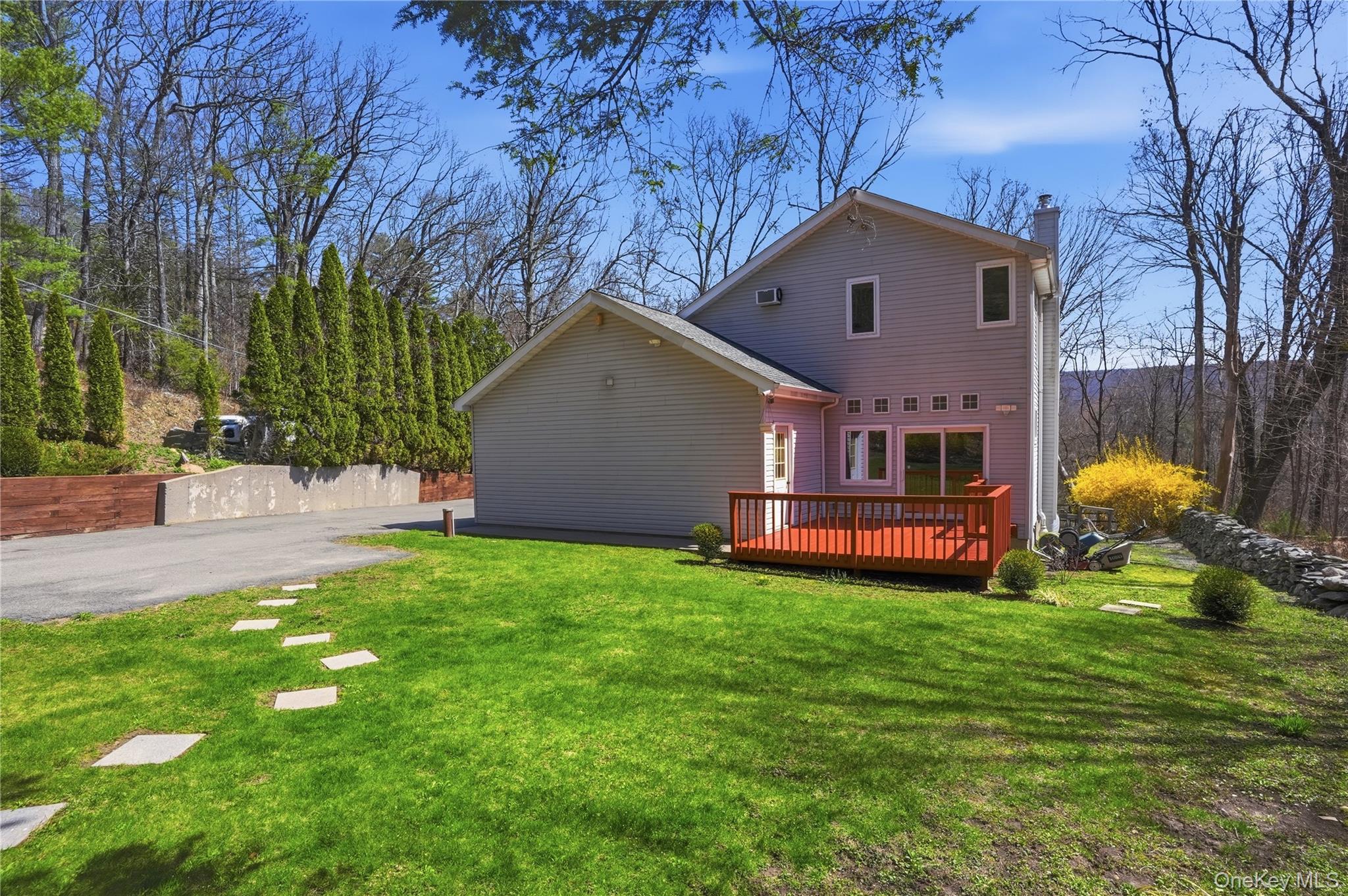 9 Rustic Hills Road