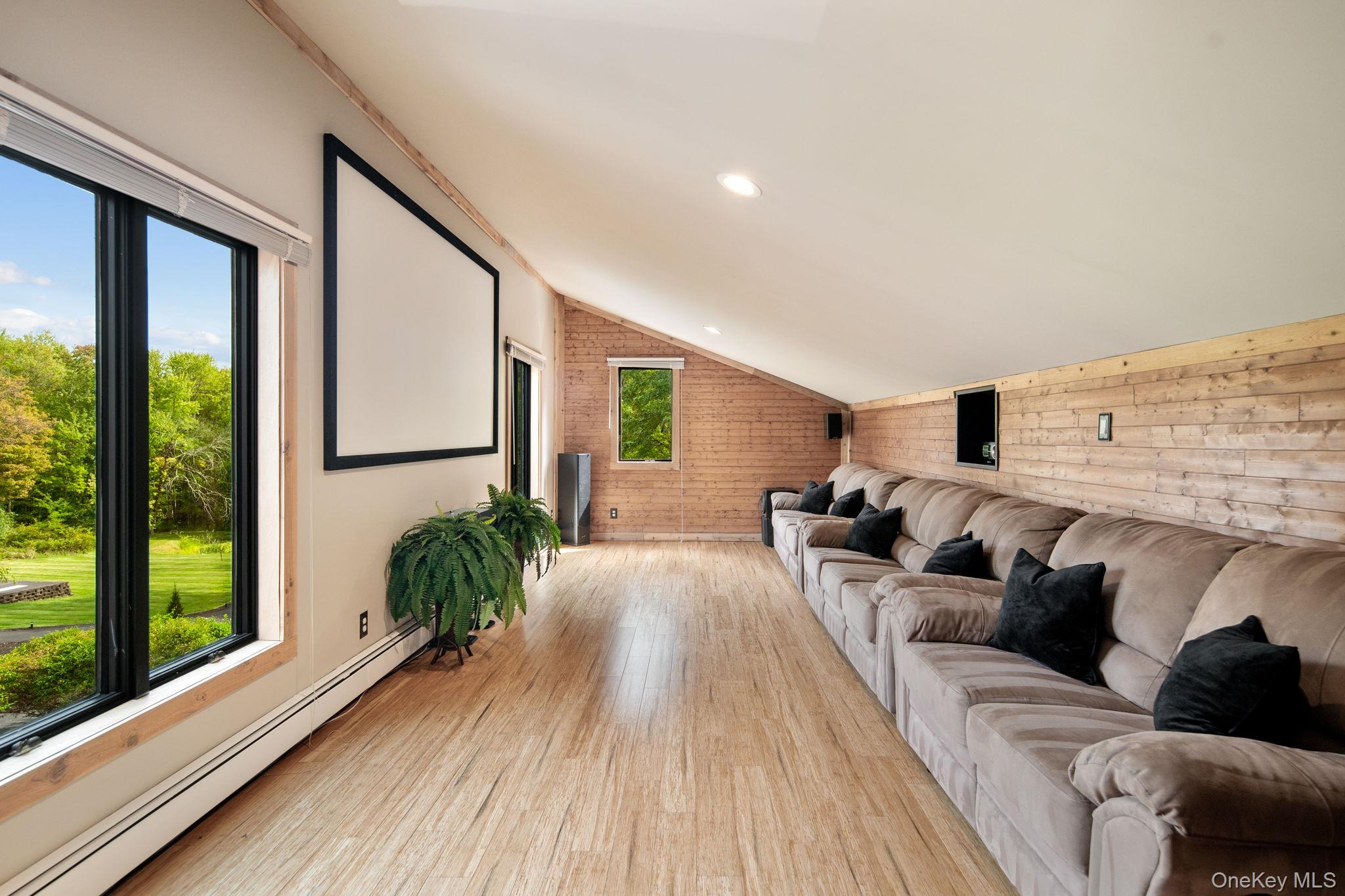 19 Greentree Lane