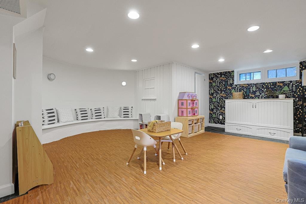 541 Second Avenue