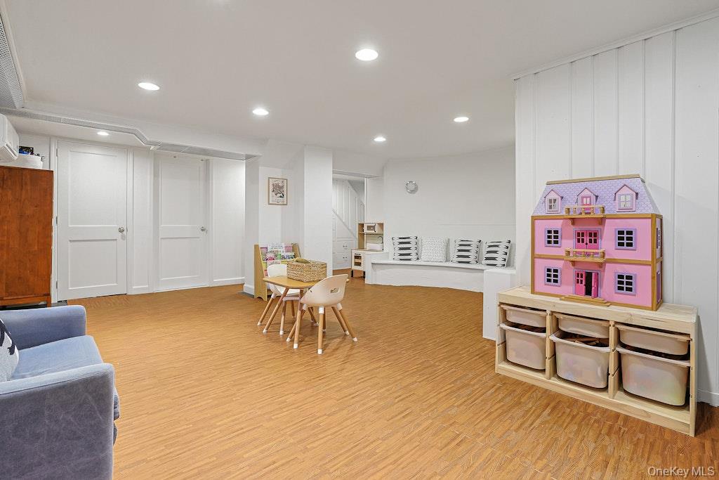 541 Second Avenue
