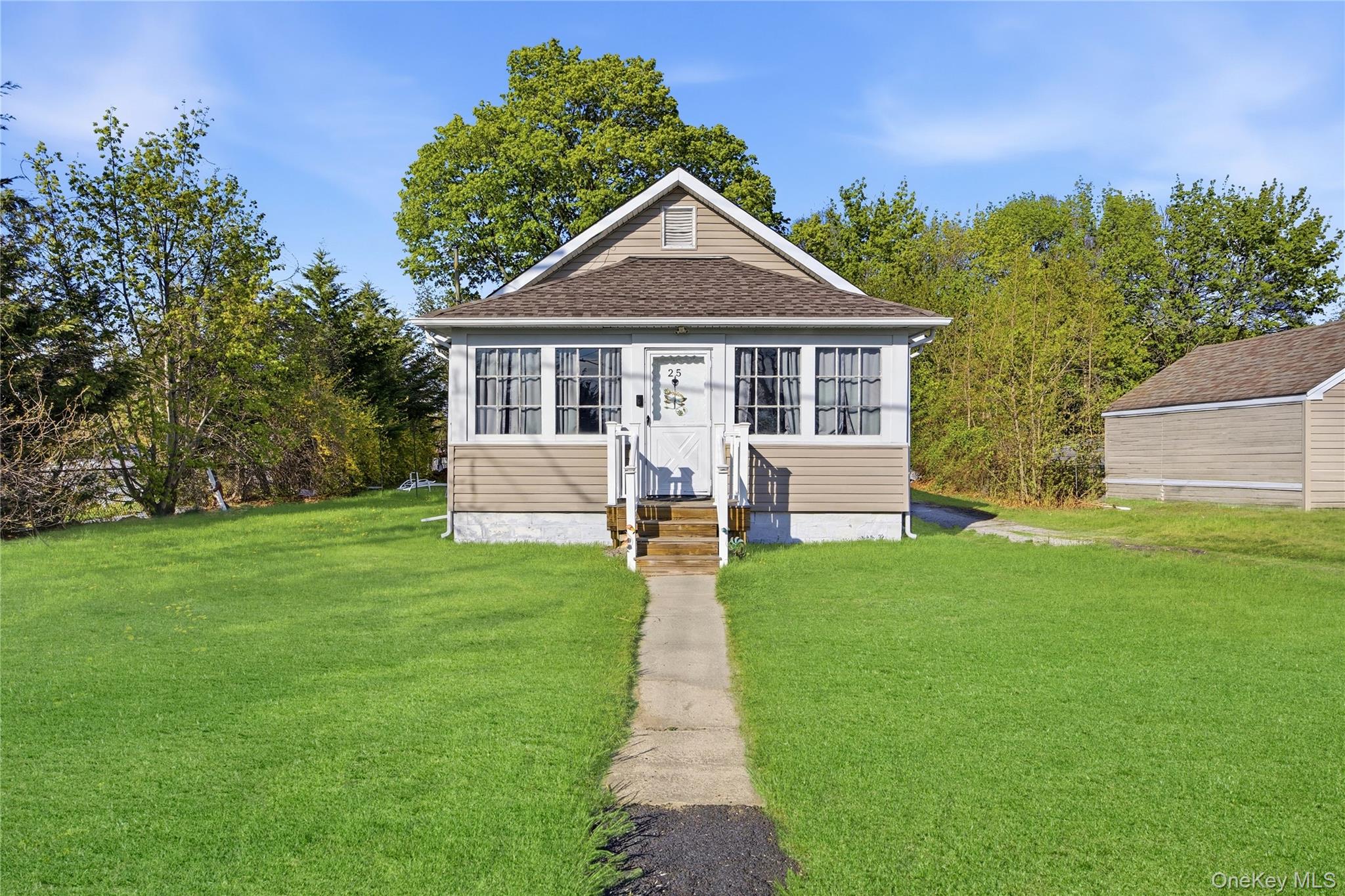 25 Lamport Avenue