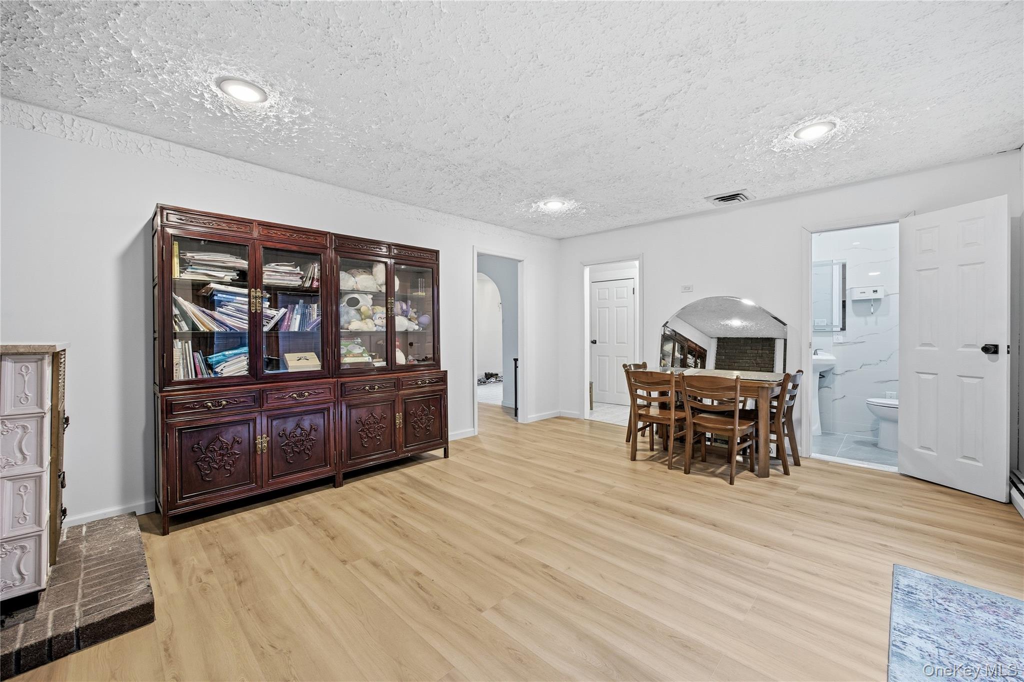 27 Millbury Lane